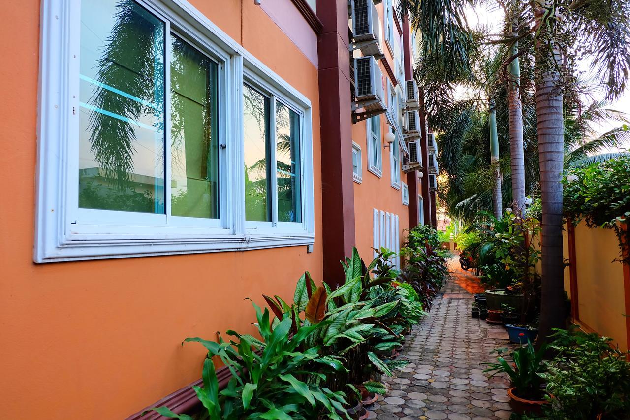 Siam House Interplace Lopburi Kültér fotó