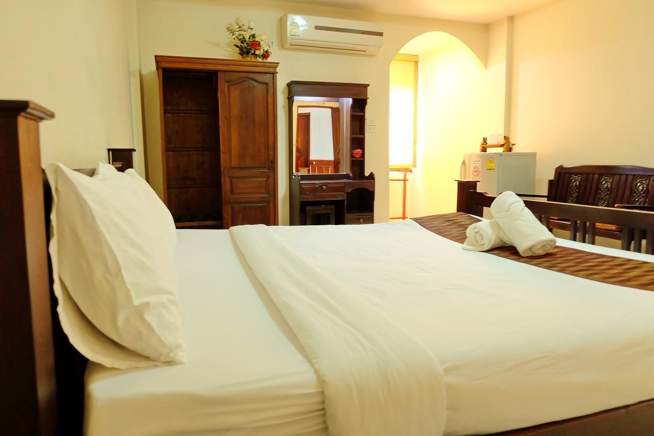 Siam House Interplace Lopburi Kültér fotó